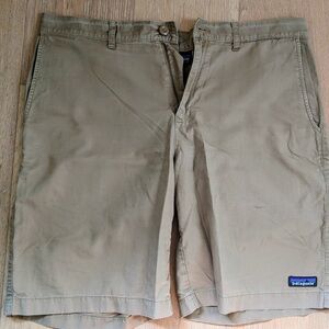 Patagonia sz 34 khaki shorts